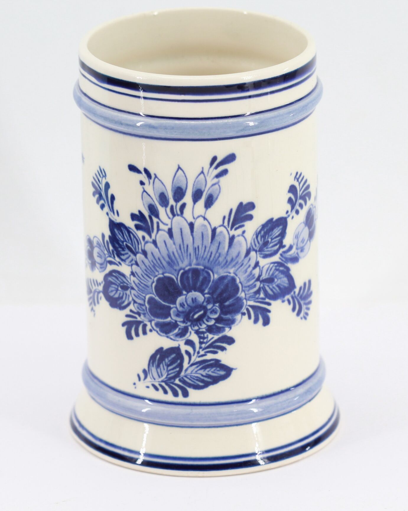 Delft ceramic pot