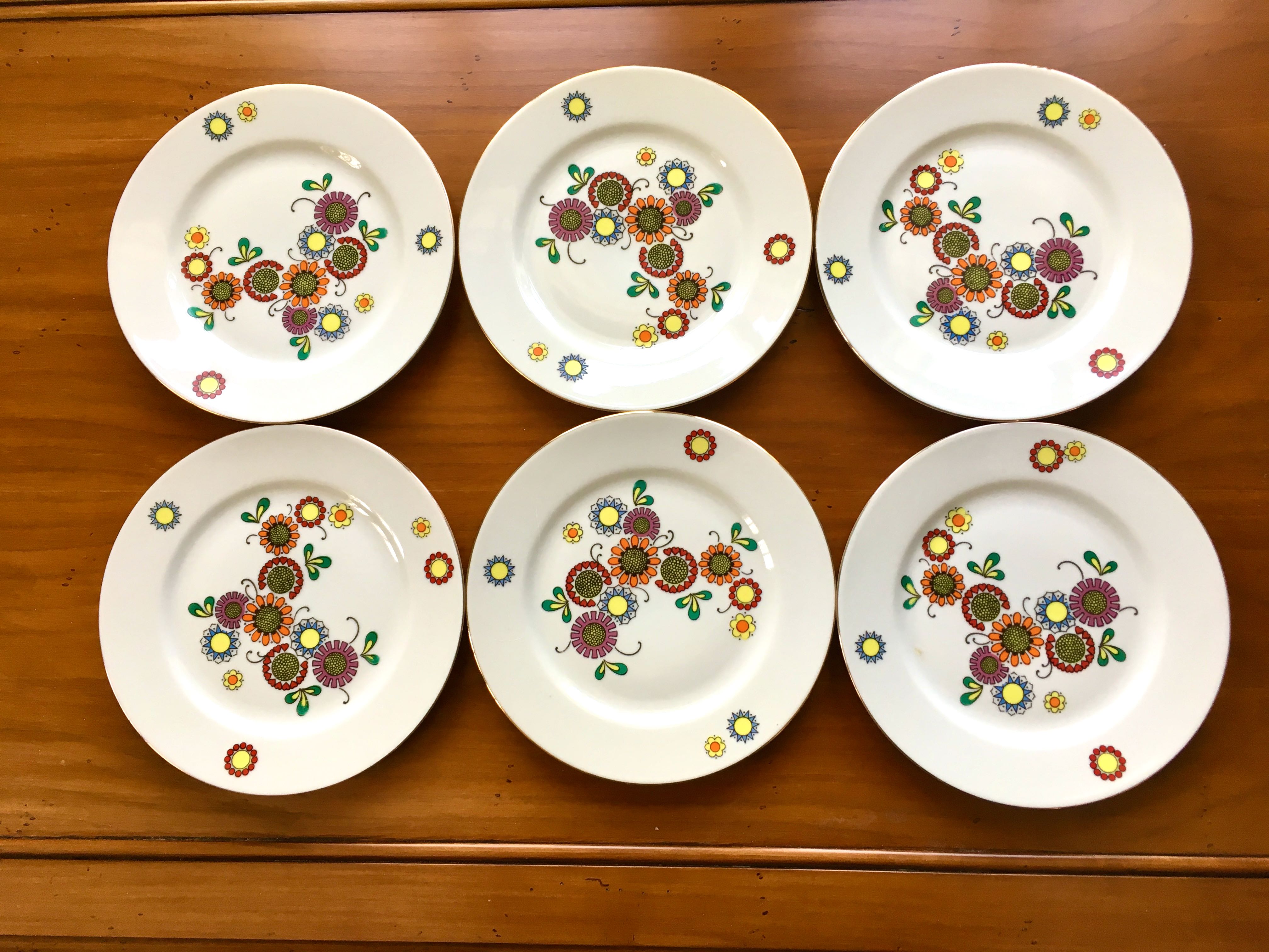 Set of 6 vintage dessert plates RDA