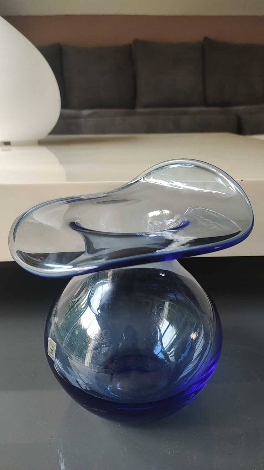 Bohemia Selection ball vase in handmade crystalline. Cobalt blue.