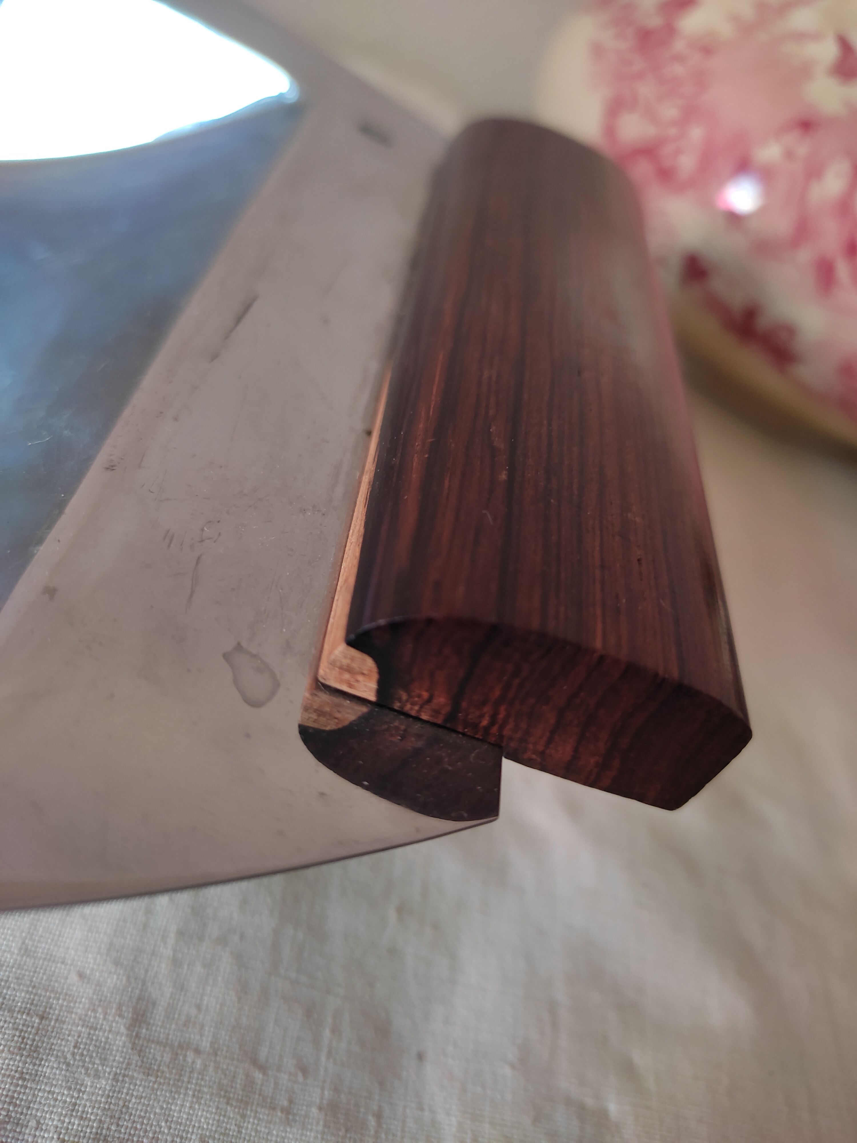 Art deco dish in stainless steel and teak