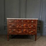 Louis XVI period chest of drawers in 18th century marquetry