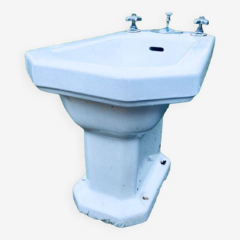 Vintage art deco bidet