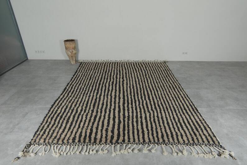 Handwoven Moroccan rug - wool - 305 x 205 cm