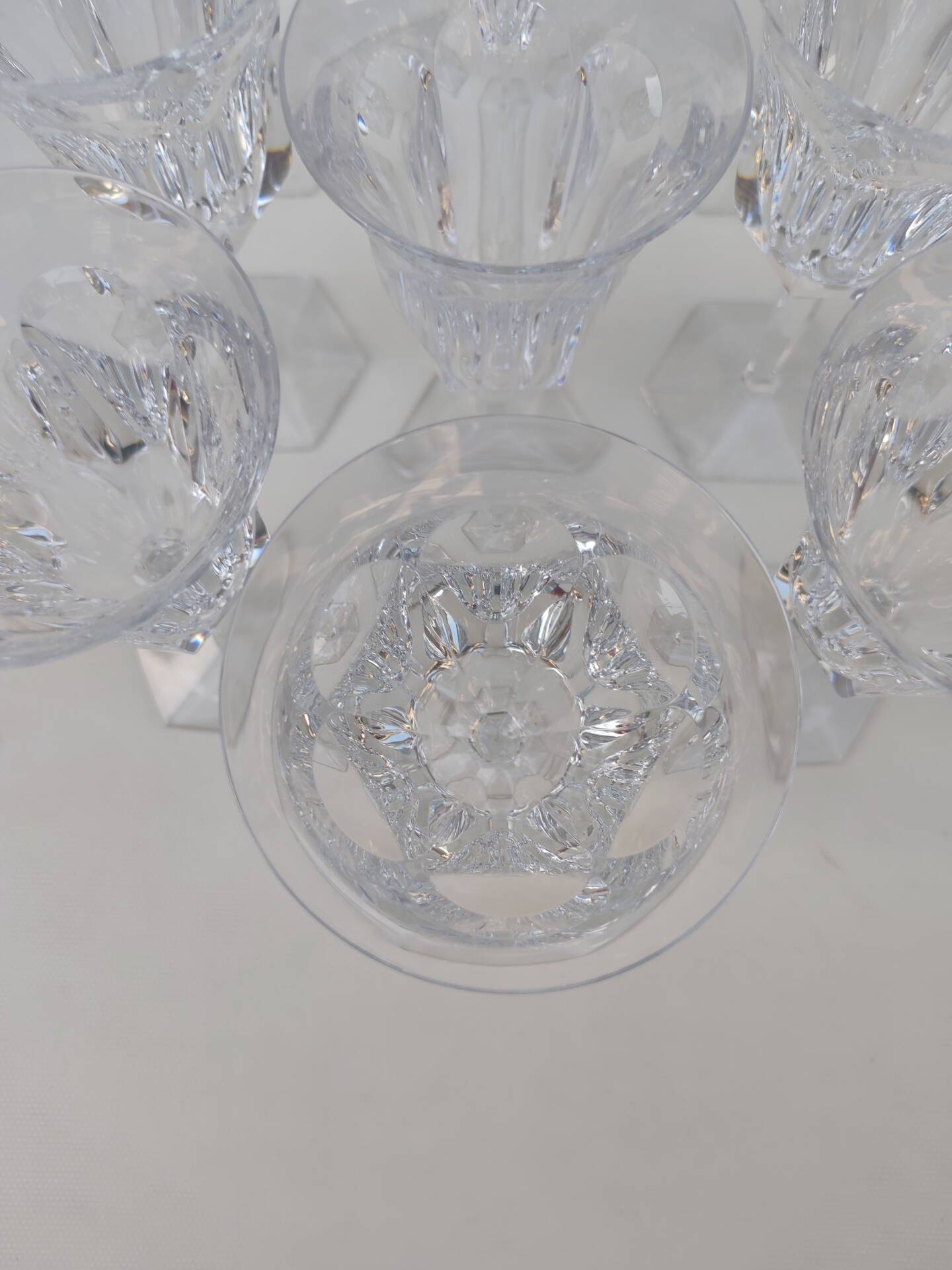9 grands verres en cristal de baccarat, modèle Malmaison.