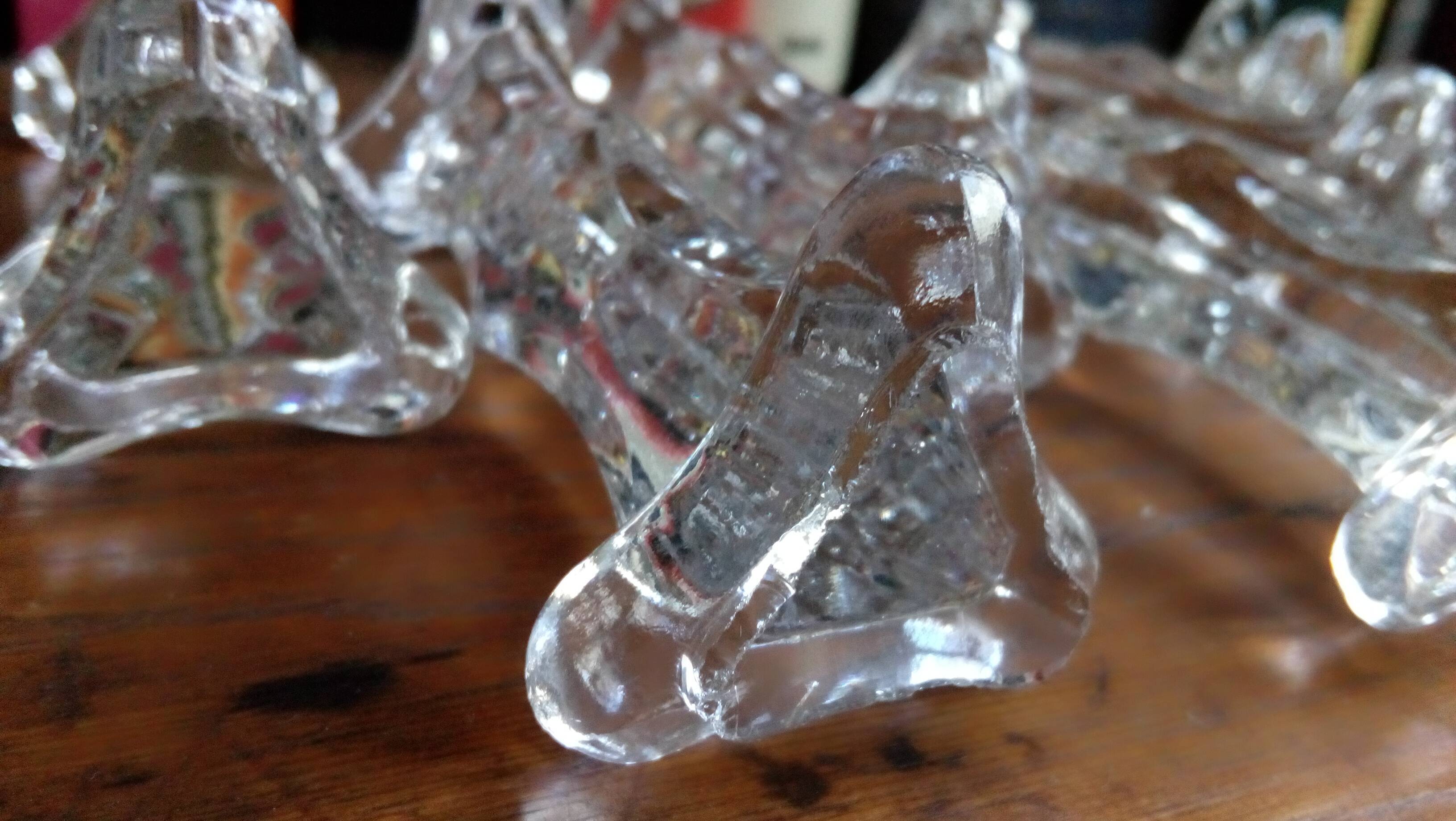 Portieux crystal knife carrier