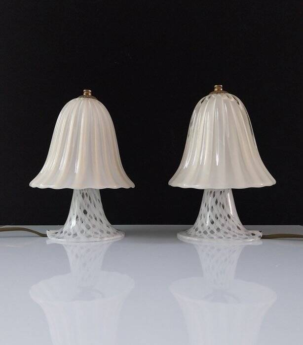Set of 2 filigree Murano glass lamps