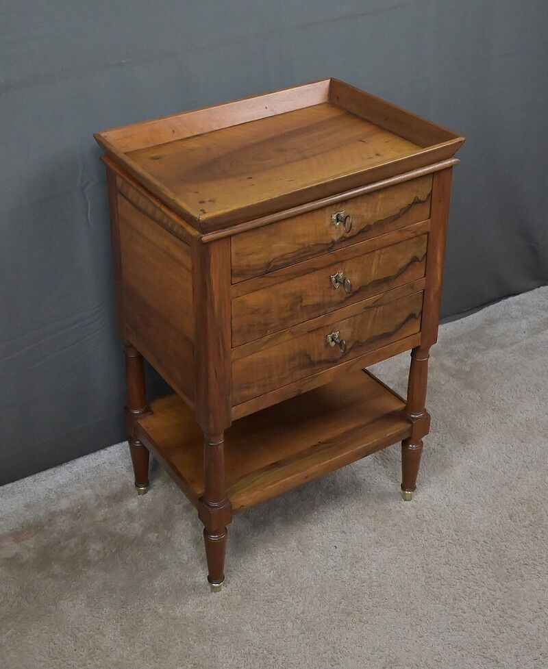 Petite table de salon en noyer, style Louis-Philippe – Milieu XIXe