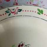 Plat Boch Frères Fausta ancien rose fleurs vert au pochoir