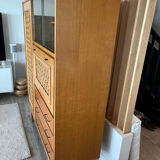 Armoire multifonctions en bois et rotin