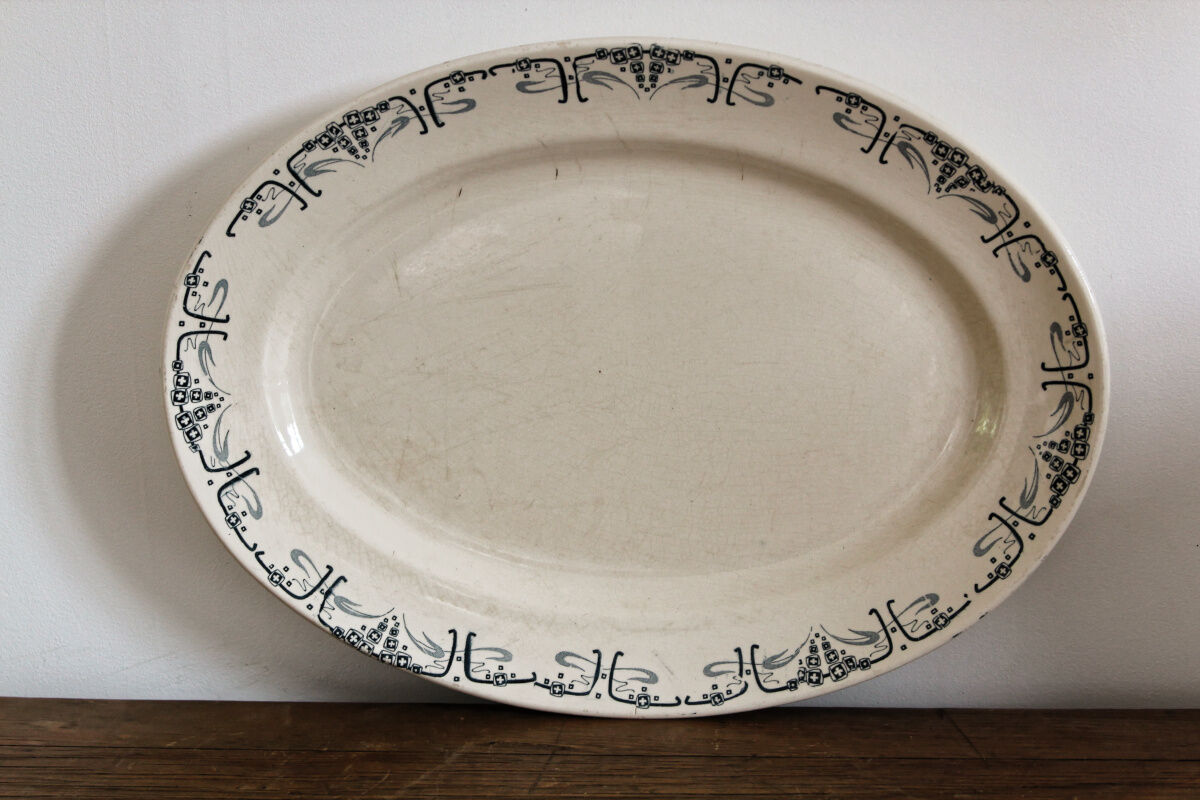 Pair of longchamp earthenware dishes, iron earth,