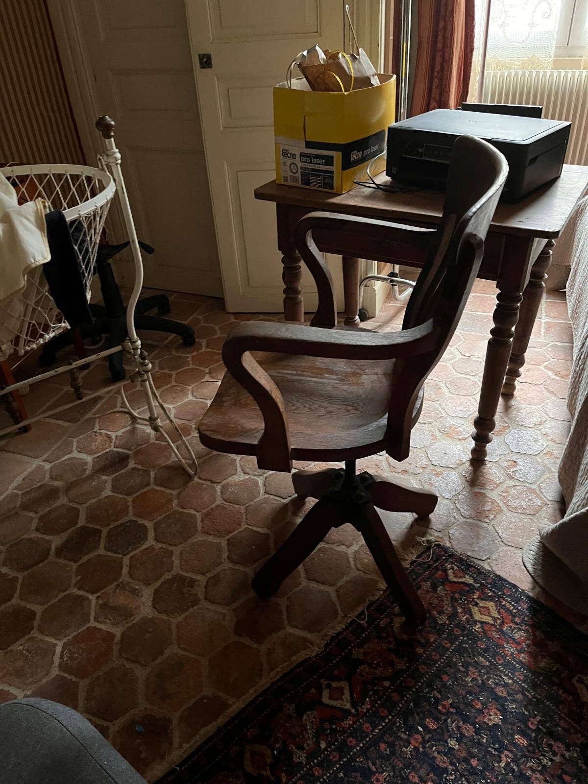 Classic vintage swivel office armchair (1950s–1970s)