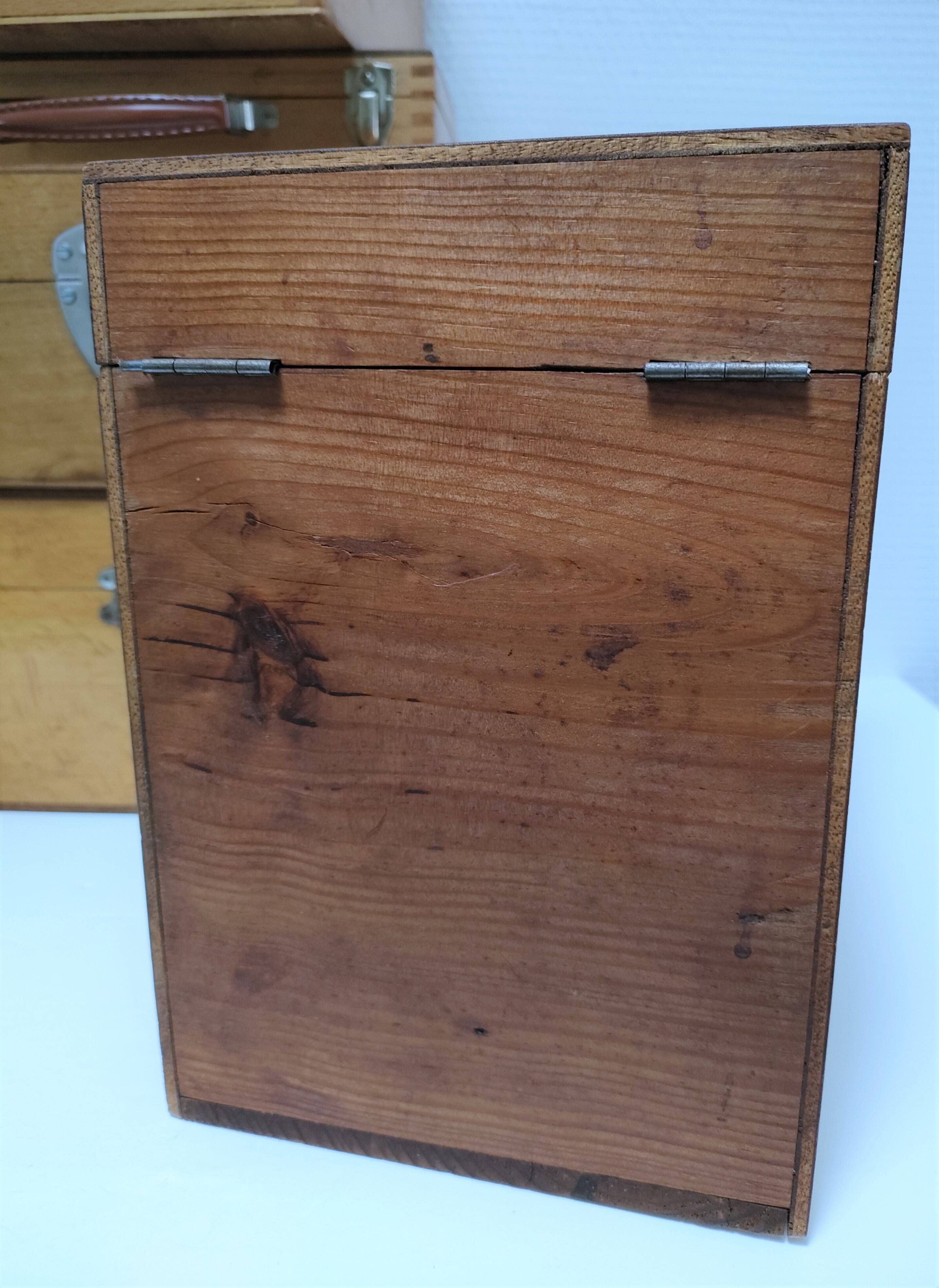 Cinq boîtes bois vintage
