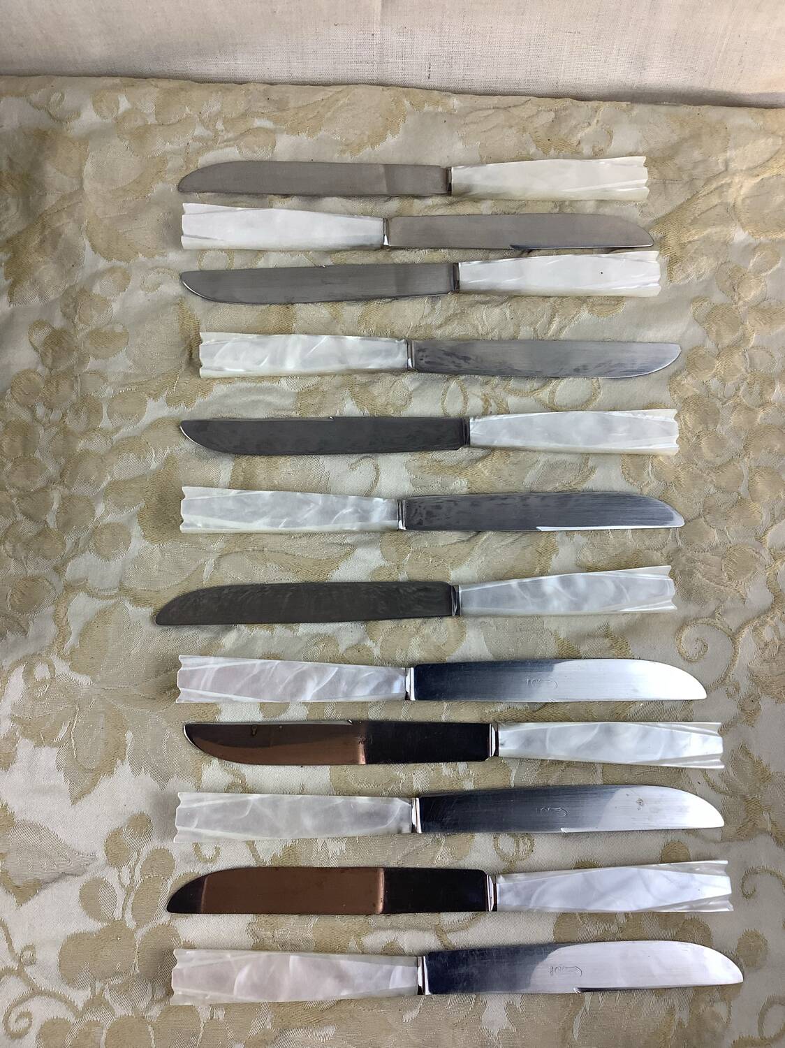 Box of 12 vintage knives