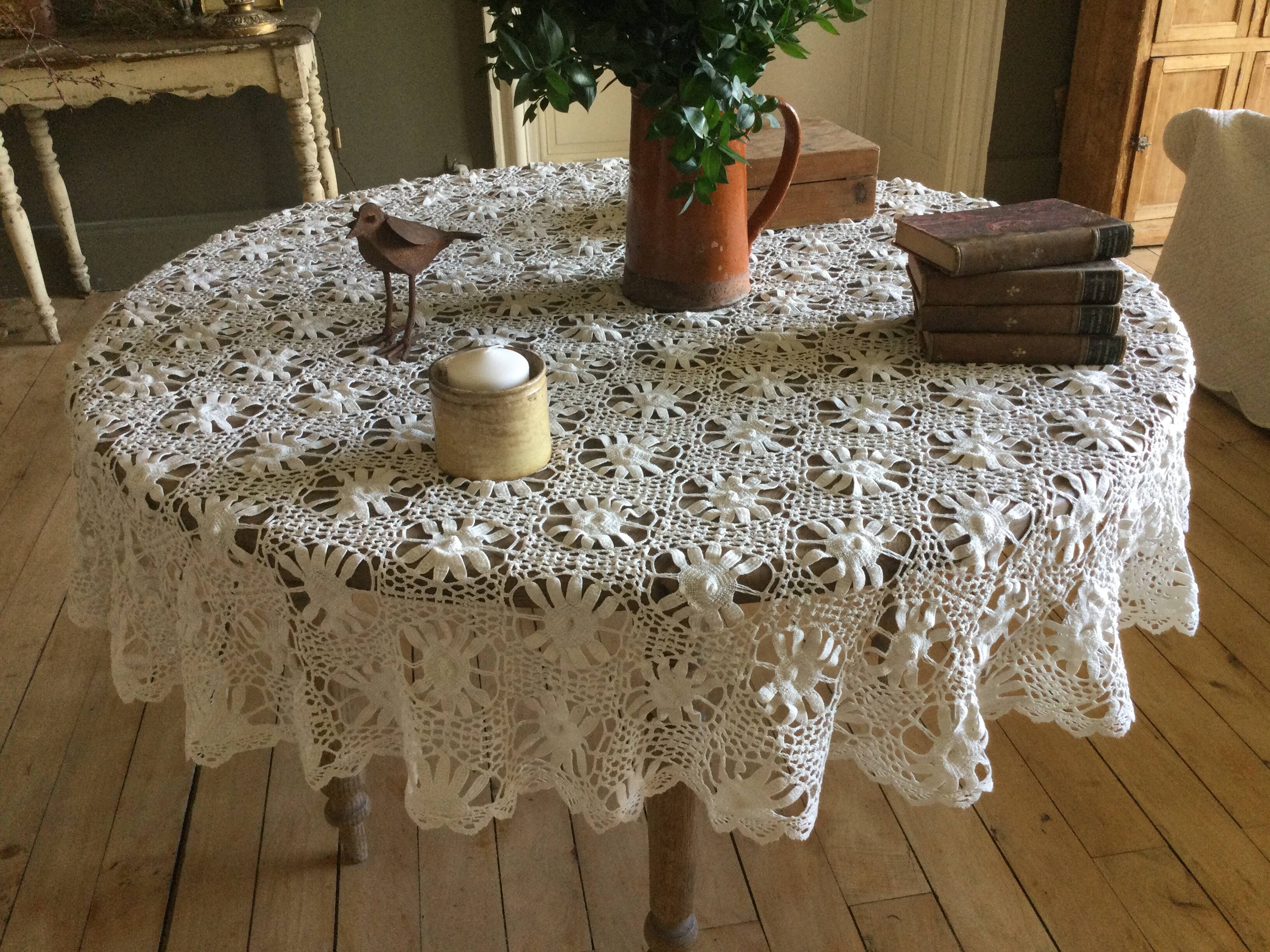 Nappe ancienne au crochet