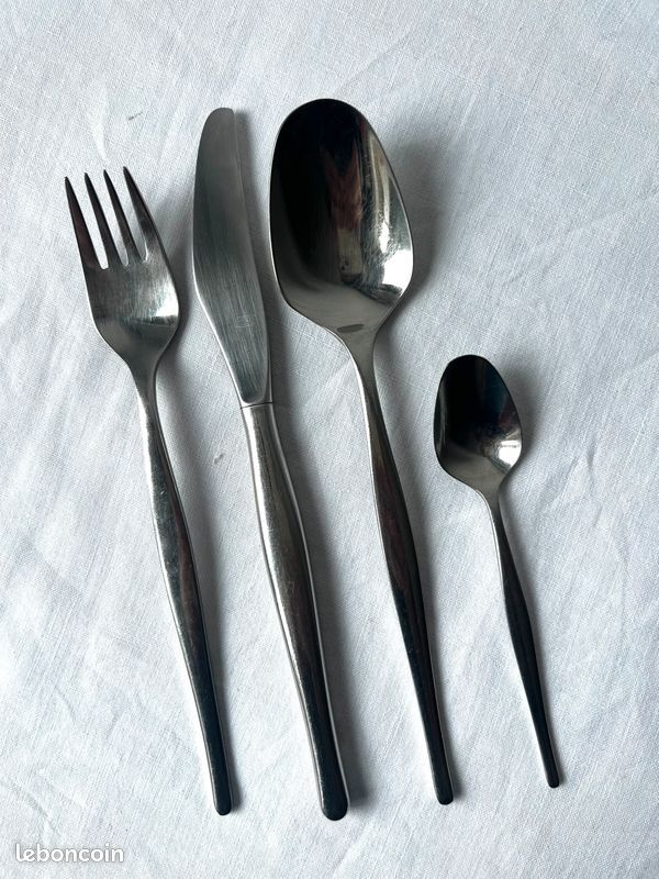 Cutlery set with storage furniture, Gero Zilduro (Netherlands), 100 pieces, stainless steel