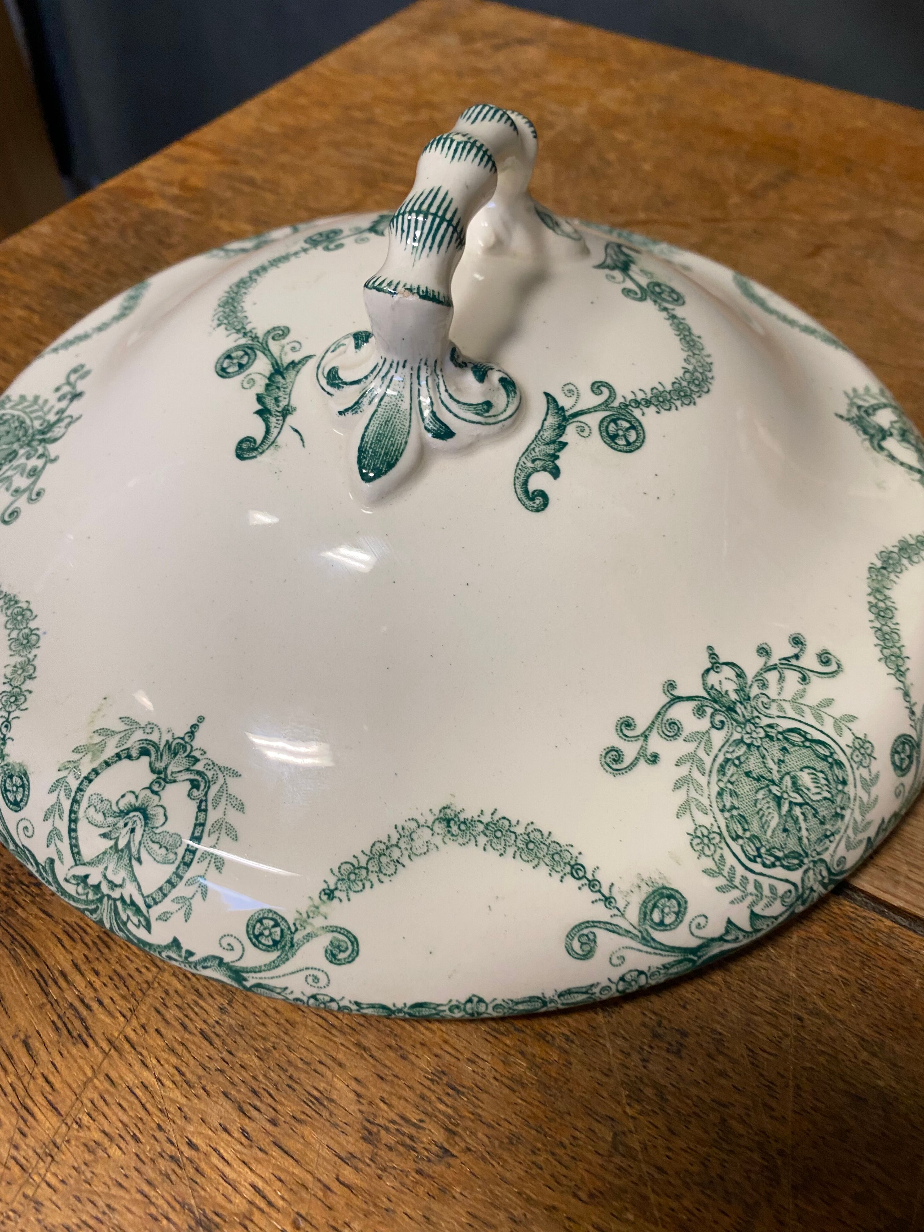 Ancient iron earth tureen, diameter 21 cm