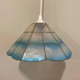 Blue mother-of-pearl suspension