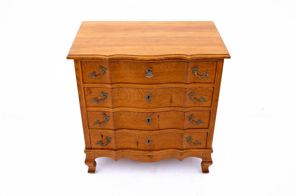 Oak chest of drawers, Northern Europe, circa 1910