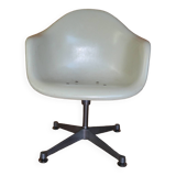 EAMES shell armchair white Herman Miller