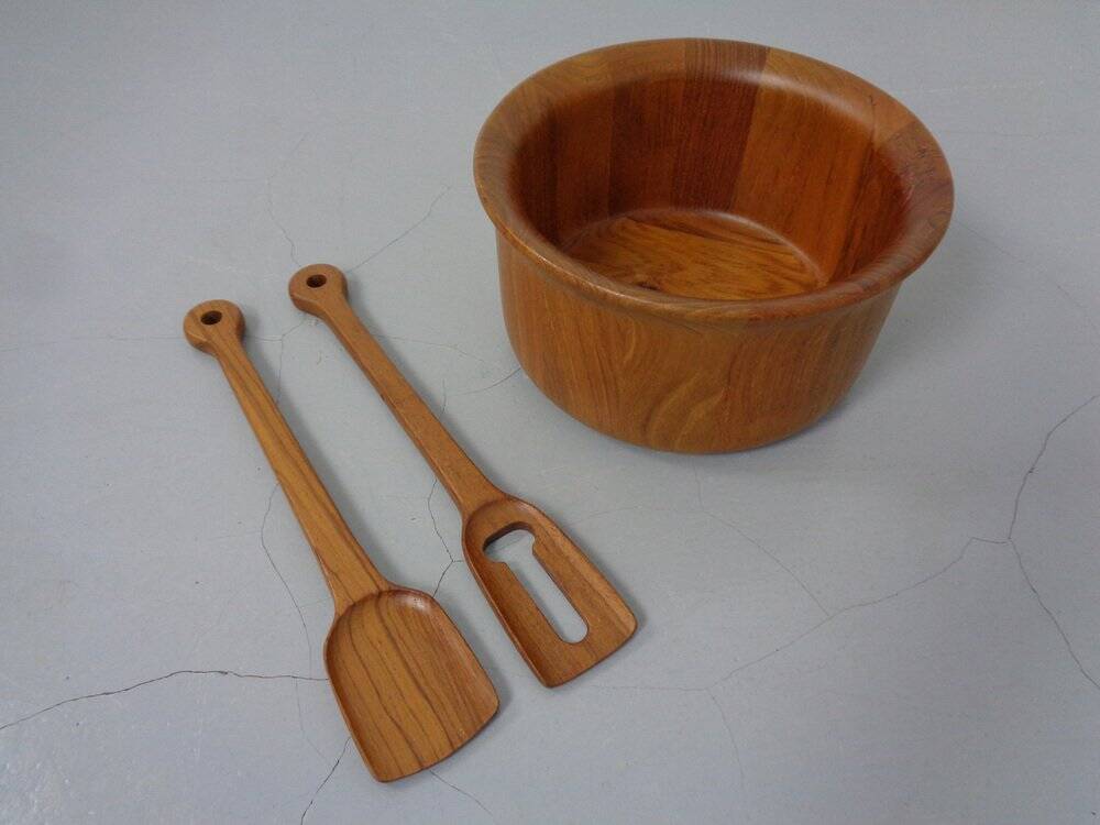 Mid-Century Teak Salad Bowl and Spoons by Richard Nissen for Nissen, 1960s, Set of 3