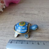Miniature turtle box in blue cloisonné enamel, turtle jewelry box