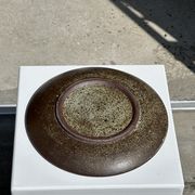 Plat en céramique vert indonésien D:26,5