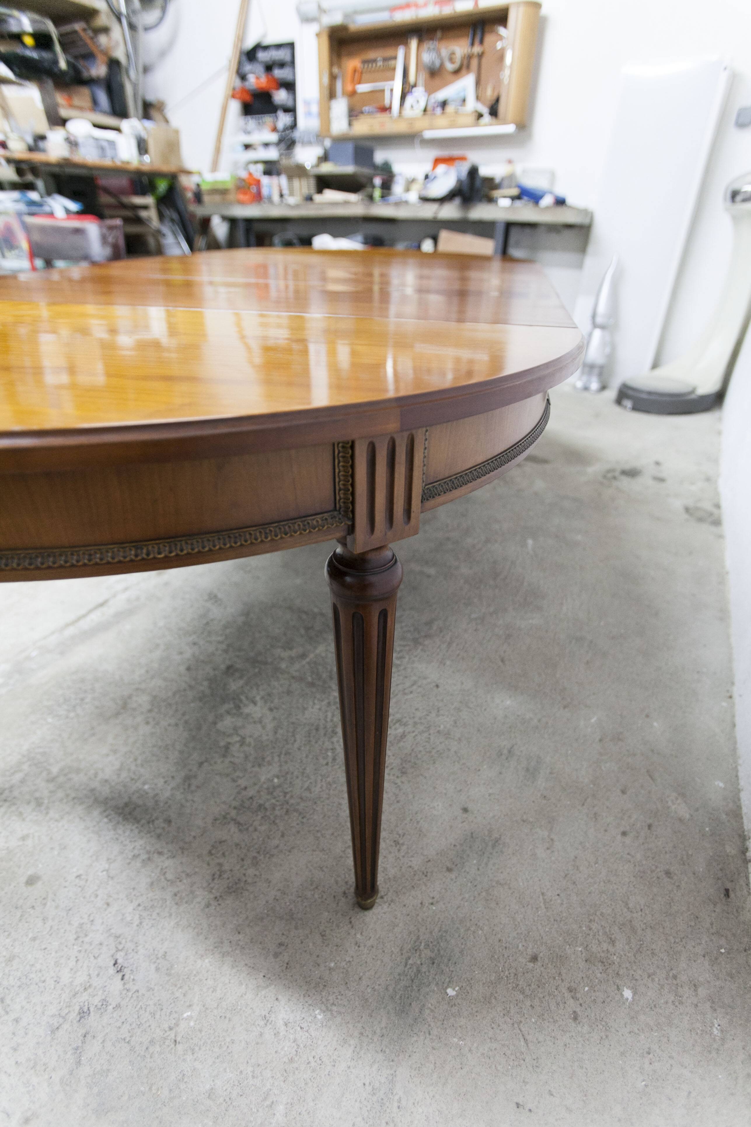 Louis XV round table + 3 extensions 115 cm max 2m50