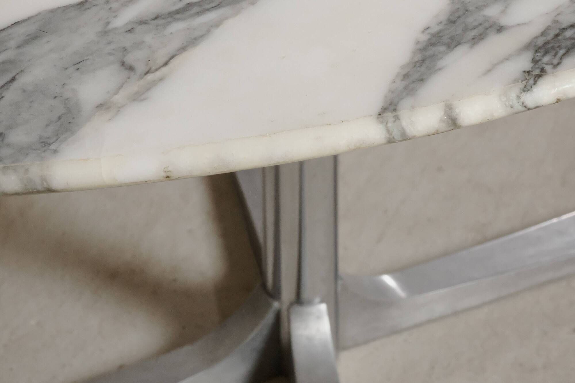 Table de repas en marbre et acier chromé, aluminium coulé, France c. 1970
