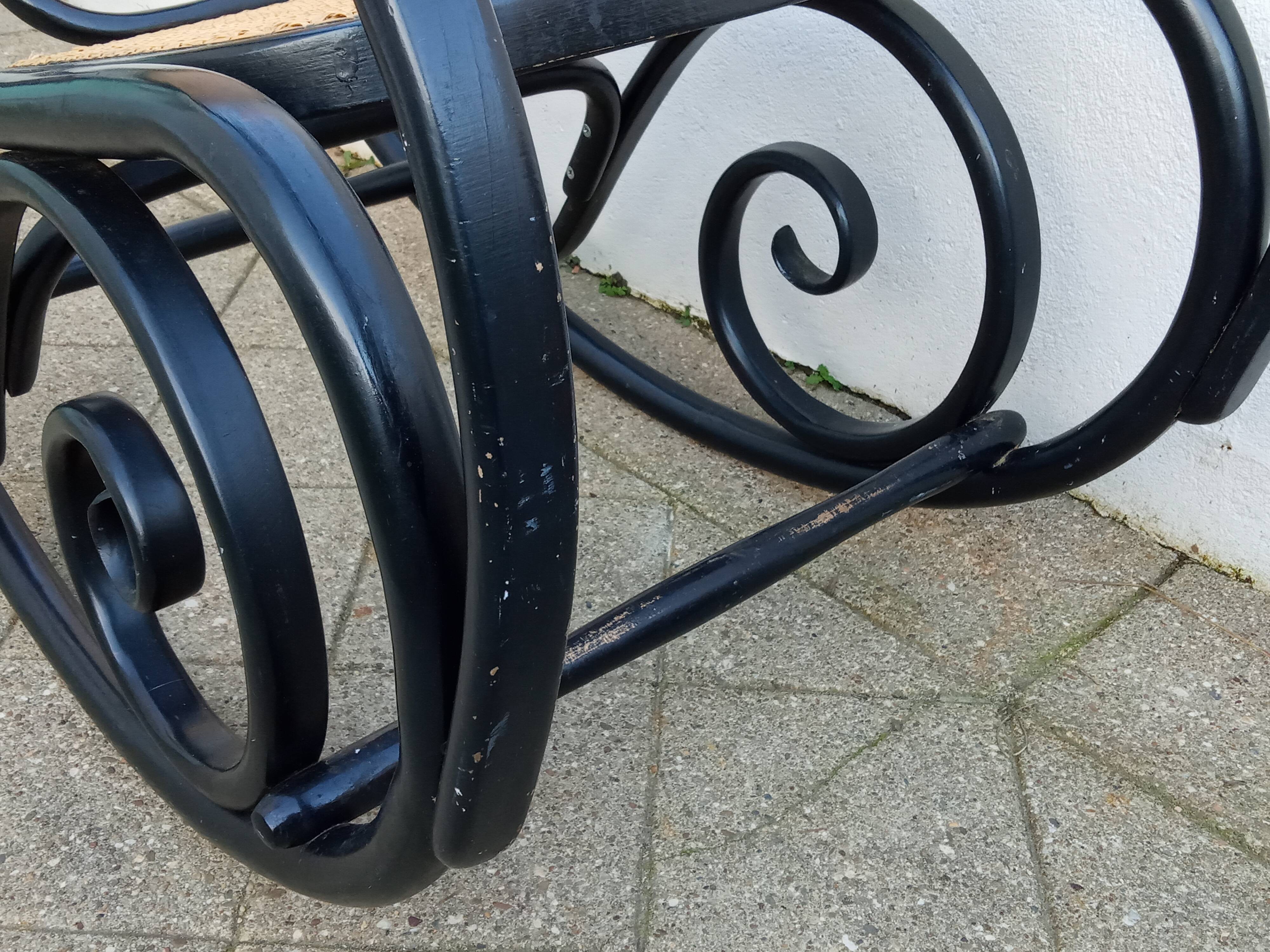 Rocking-chair canned