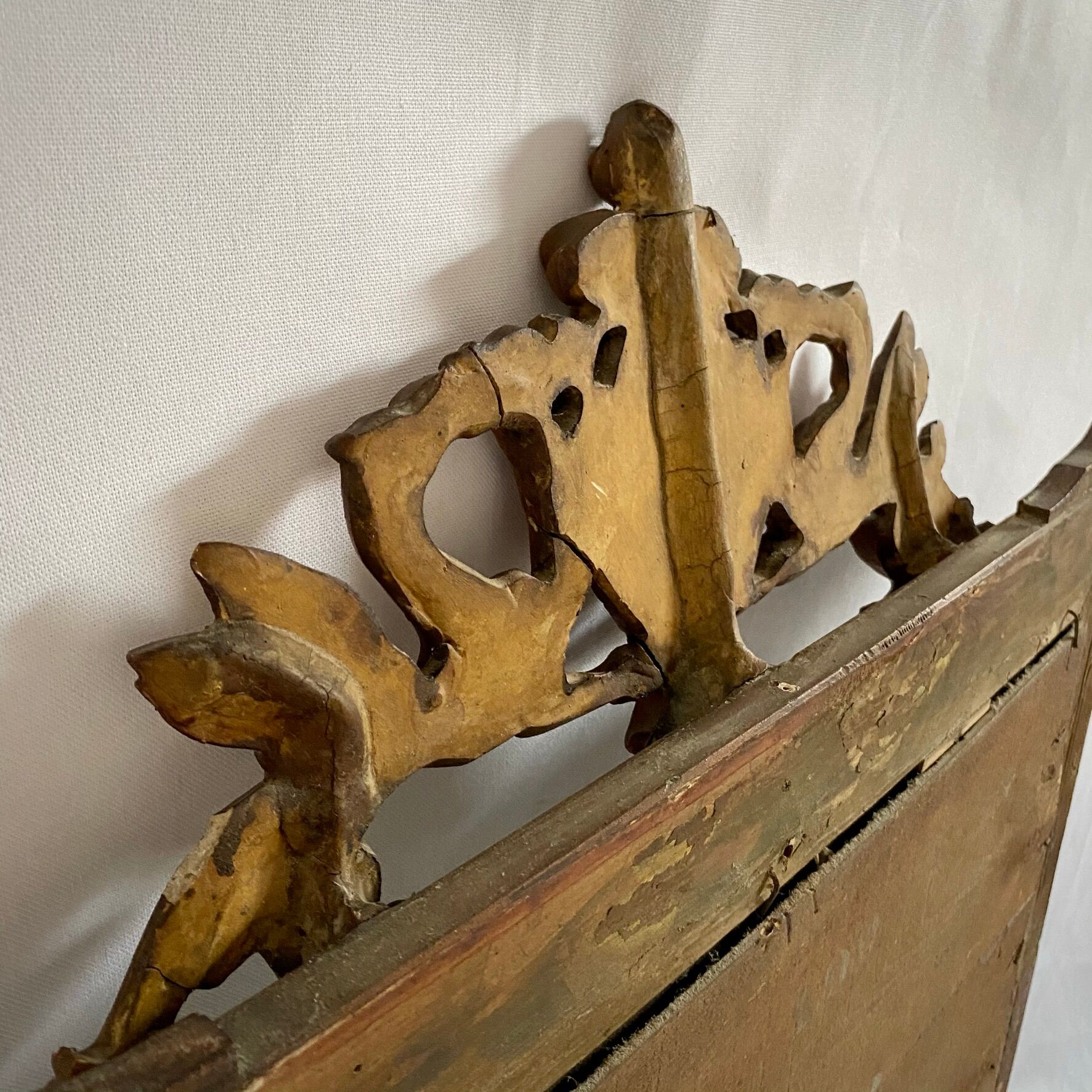 Mirror Napoleon III, gilded with pediment - 105x67cm