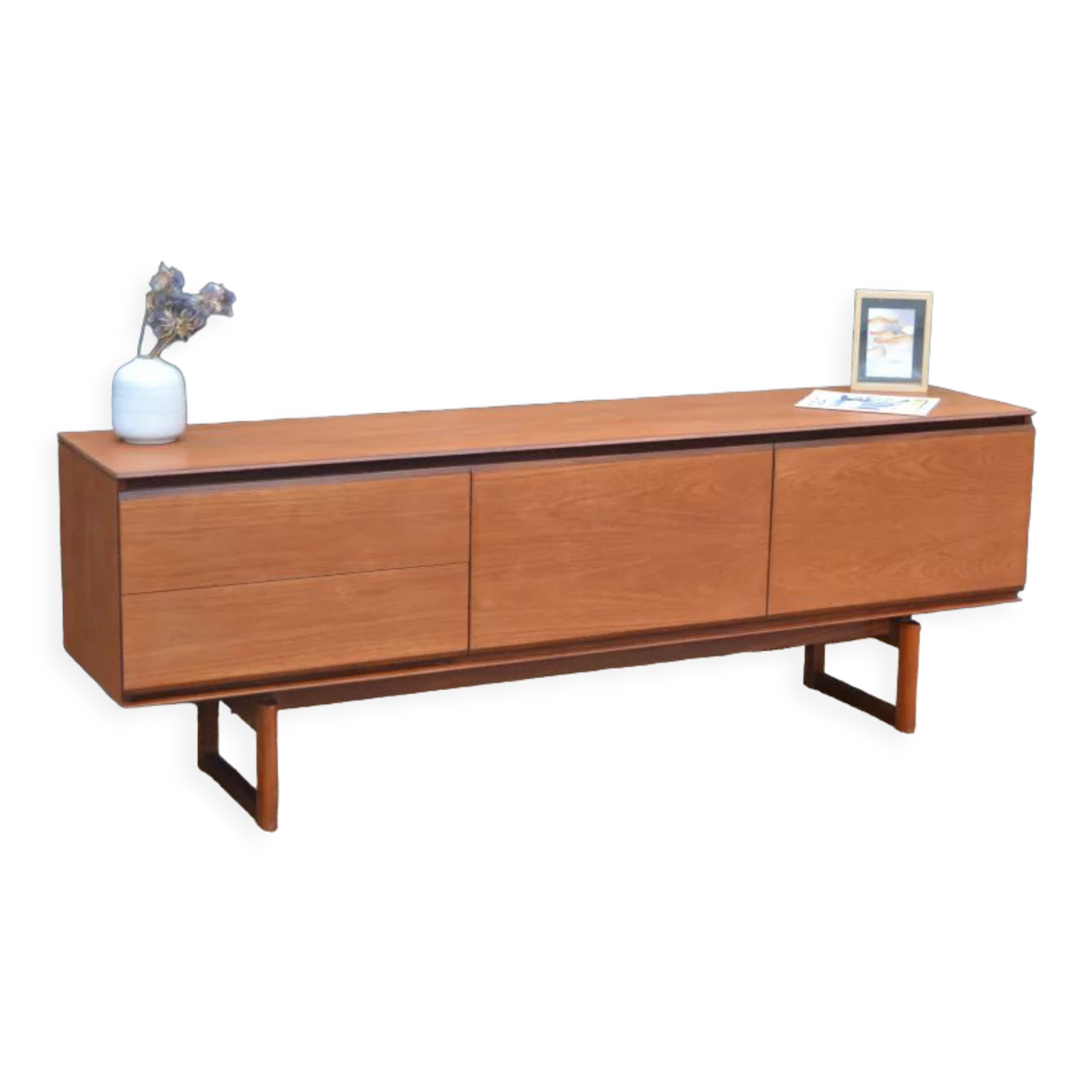 Minimalist enfilade by White & Newton * 198 cm