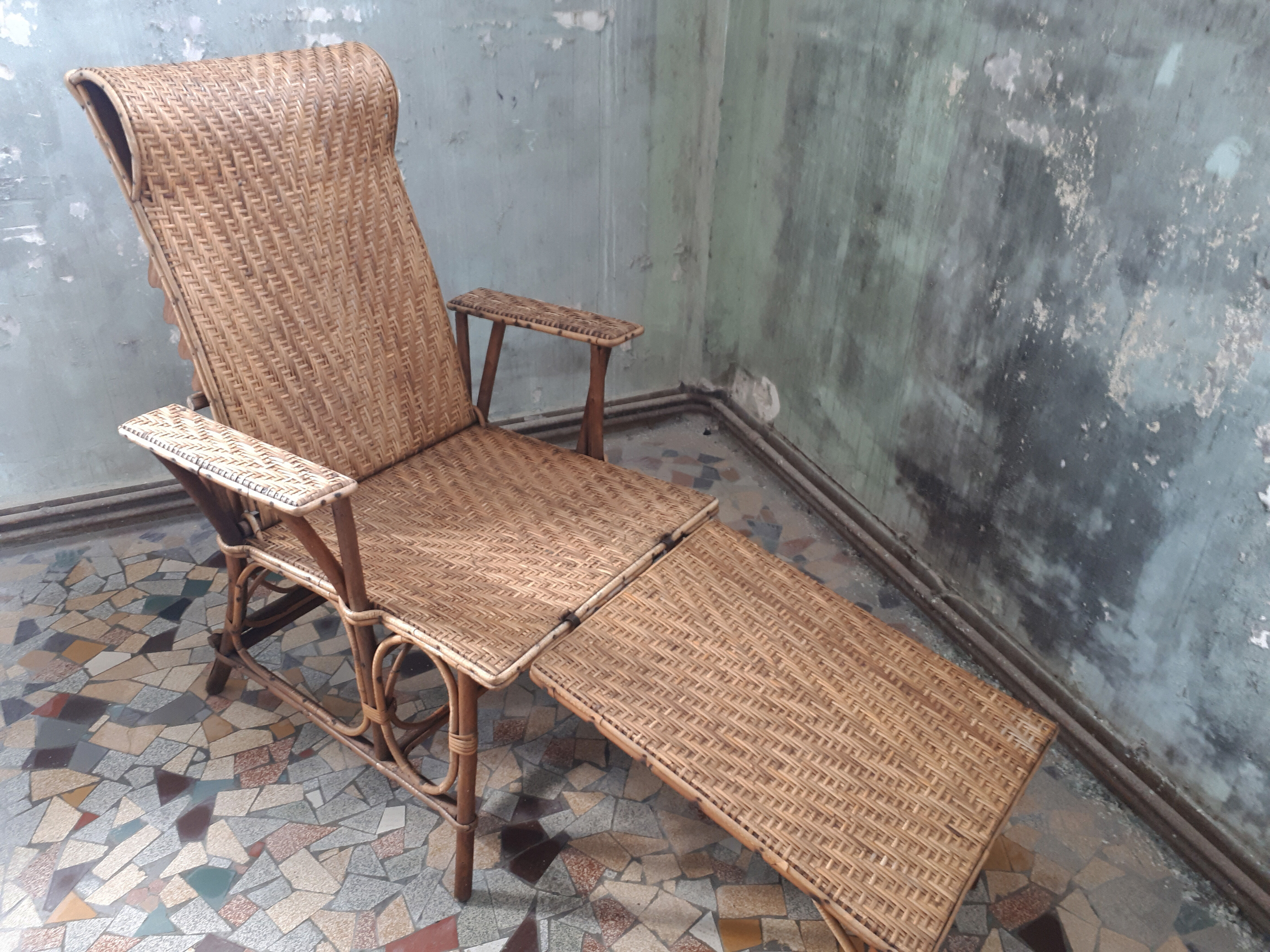Lounge chair vintage rattan