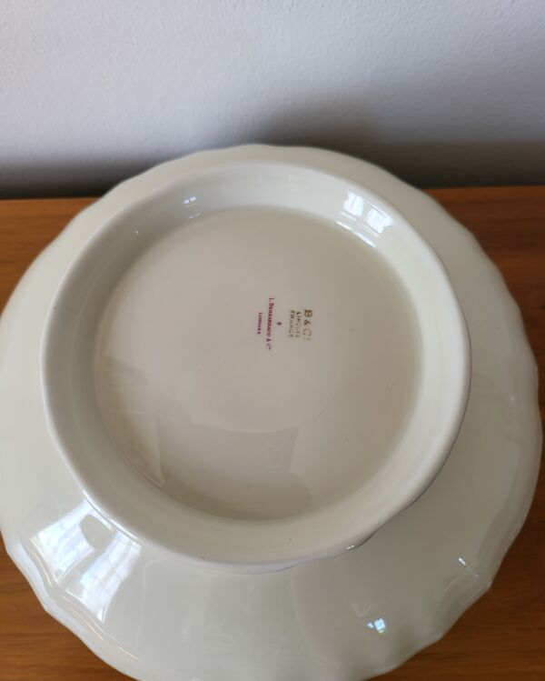 Limoges Bernardaud. Plat Rond Saladier en porcelaine