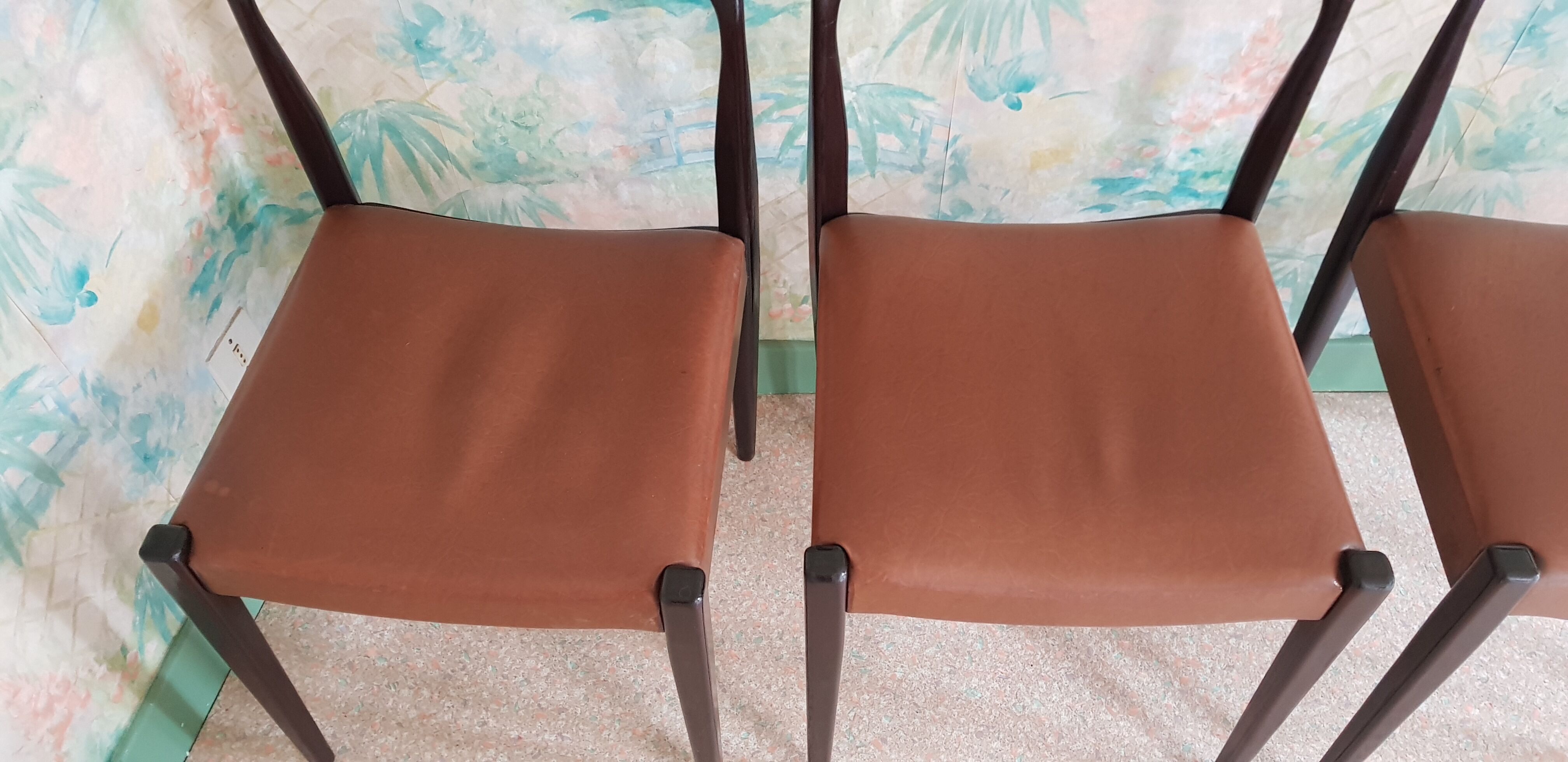 Suite de 4 chaises Moller