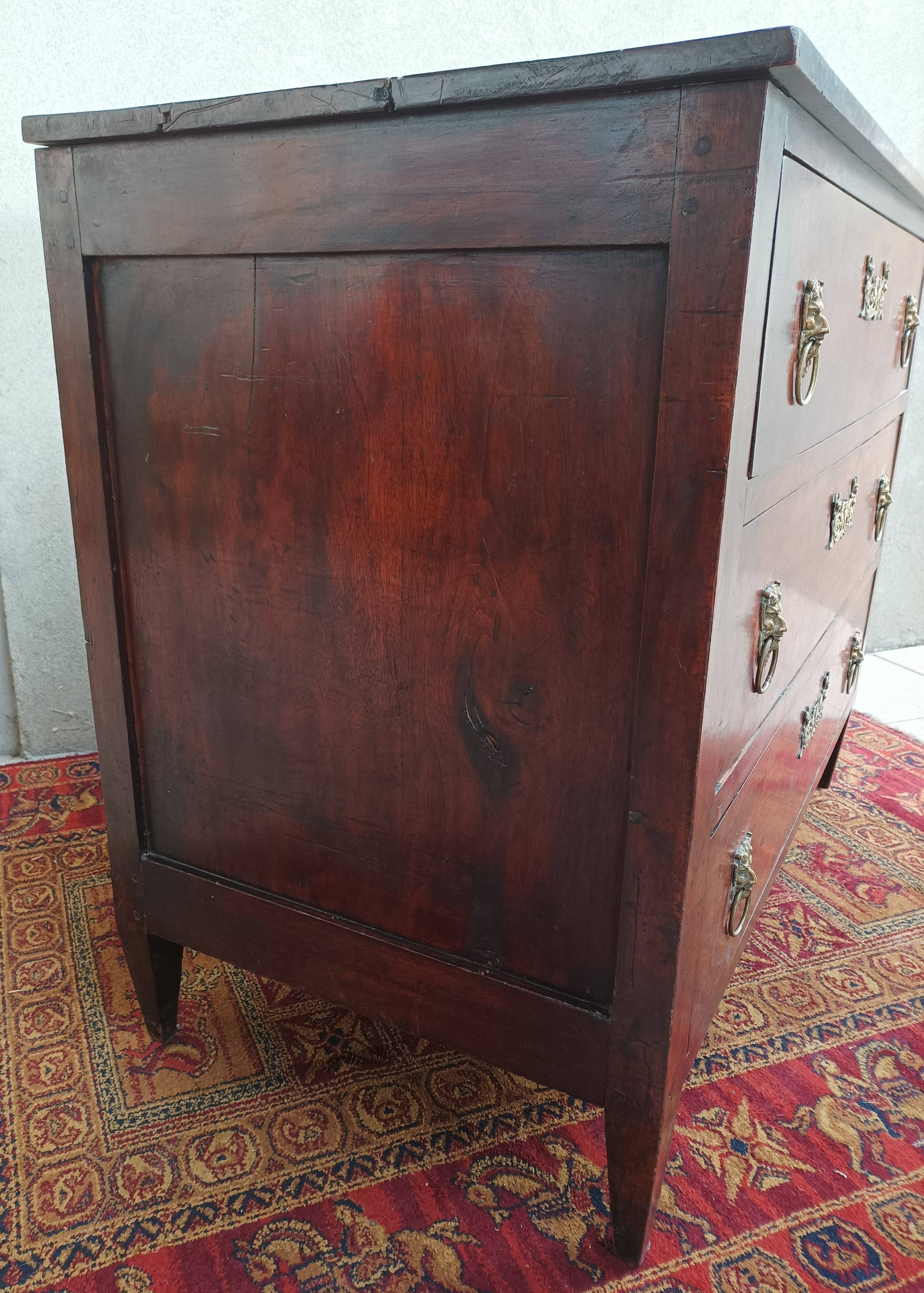 Louis XVI chest of drawers in walnut 18th