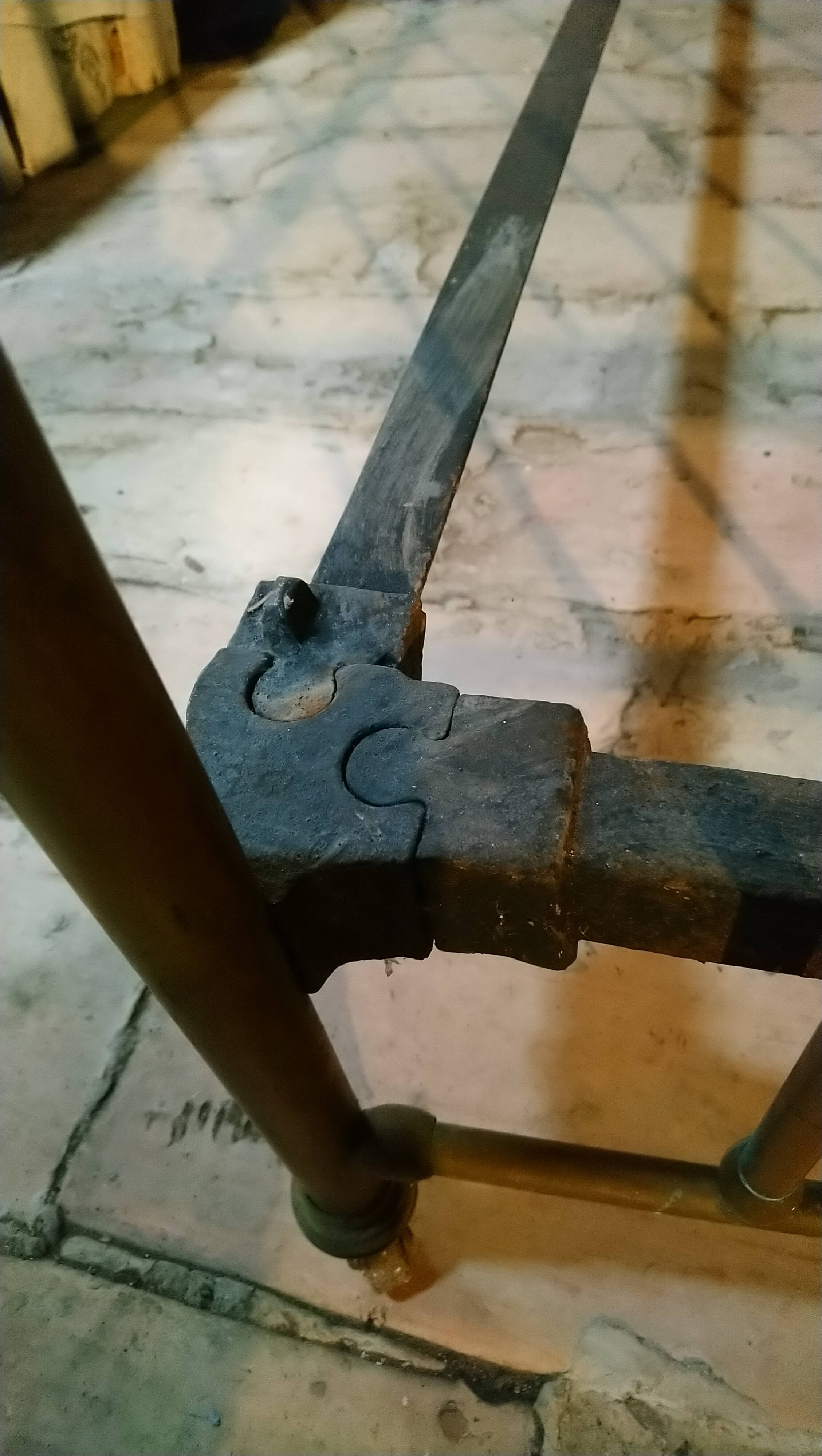 Antique brass bed 204x125