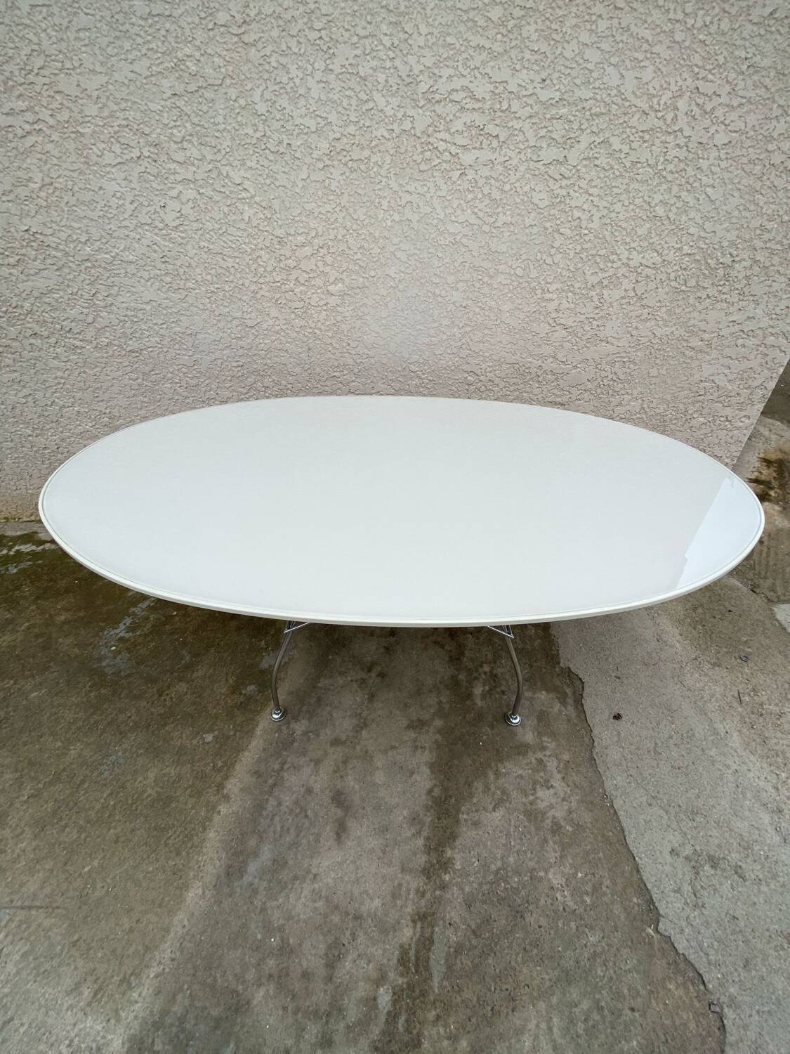 Kartell oval table