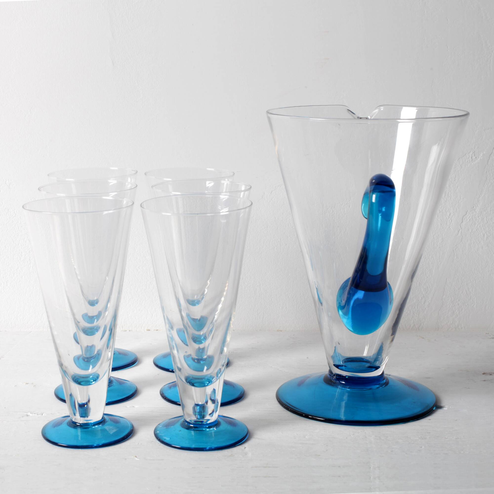 Carafe en cristal italien du milieu du siècle et ensemble de verres à tige bleue, Toscana 1970
