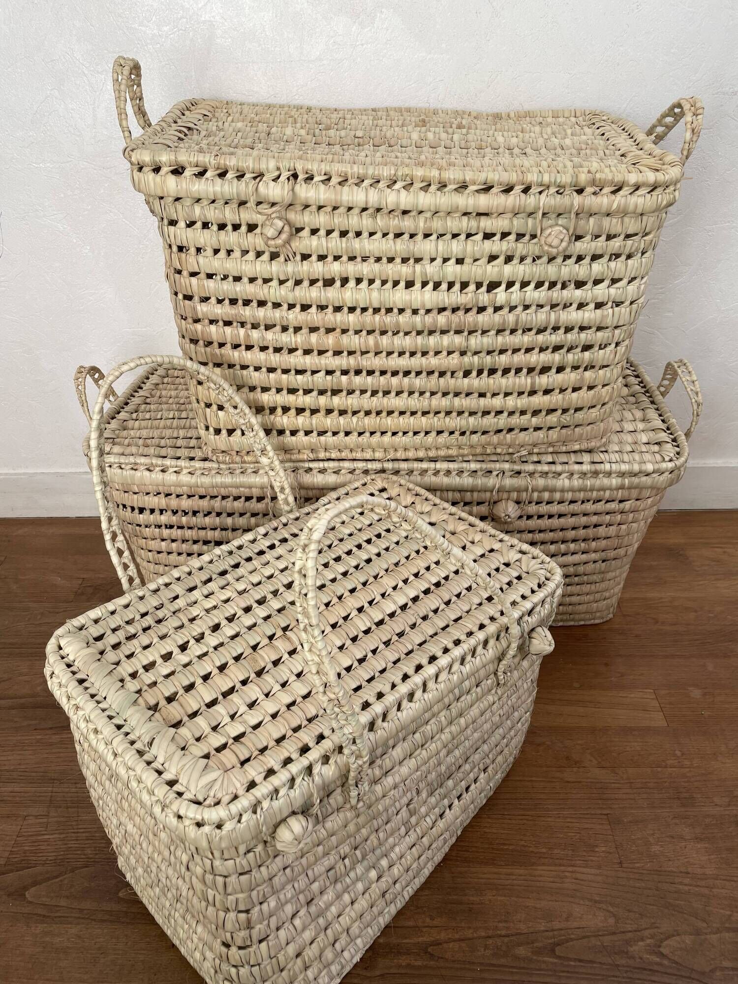 Storage chest trunk in woven doum natural fibers