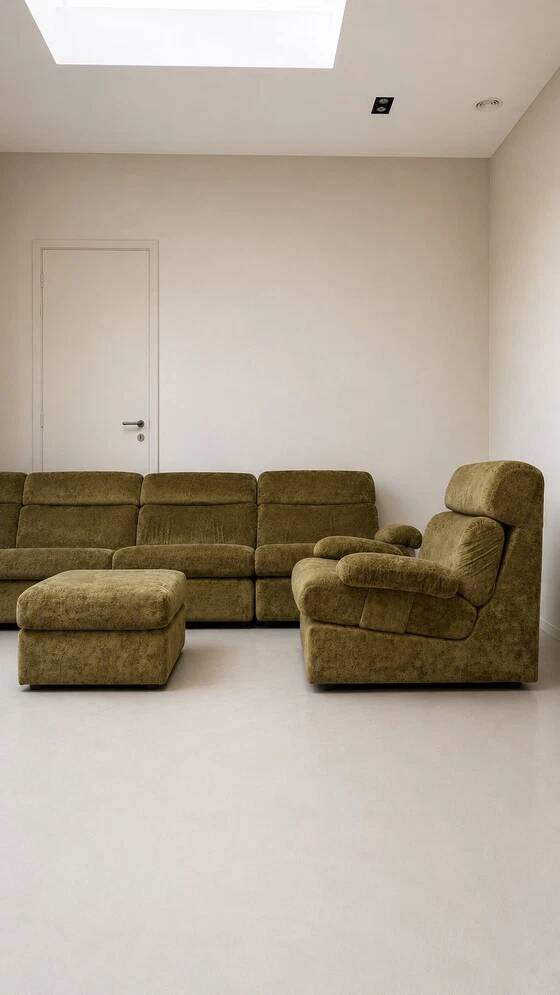 Canapé modulable vintage en velours vert avec fauteuil assorti et pouf