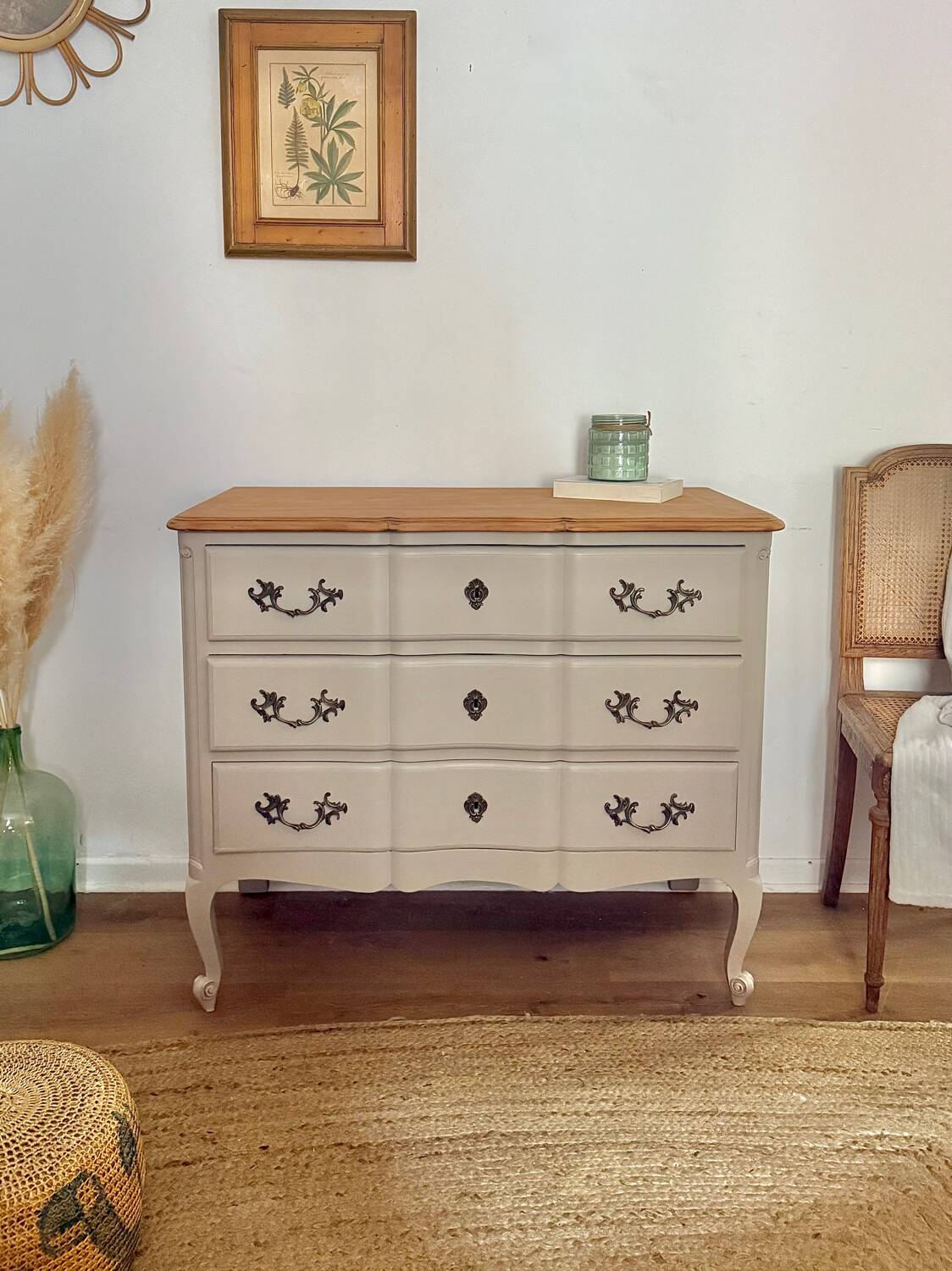 Antique chest of drawers