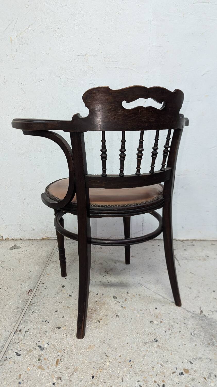 Curved wood armchair J&J khon office