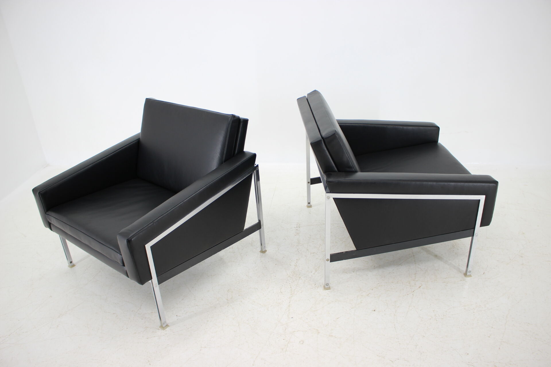 1960s Pair of Steel and Leather Armchairs by Lübke, Germany