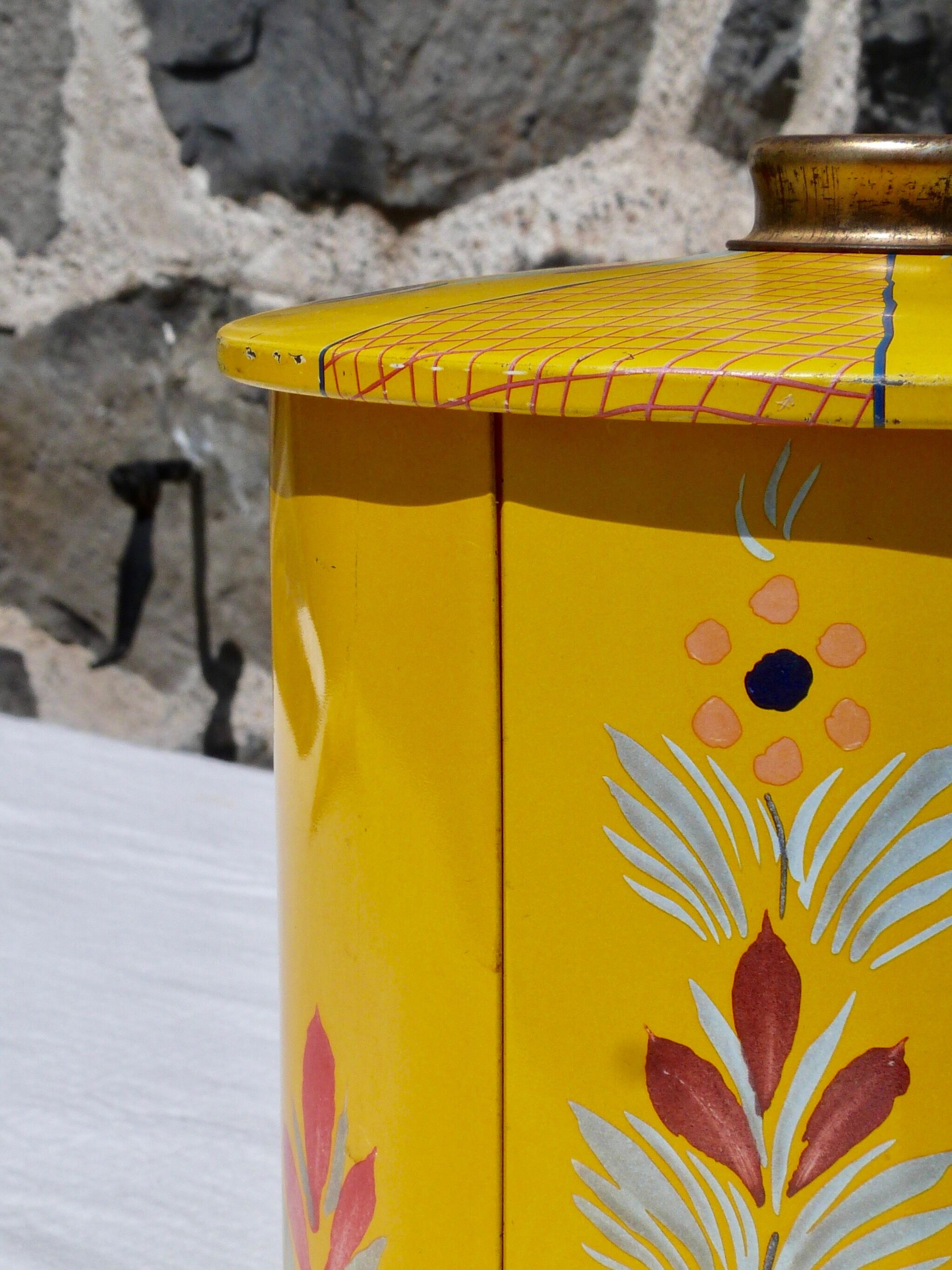 Breton metal box Quimper