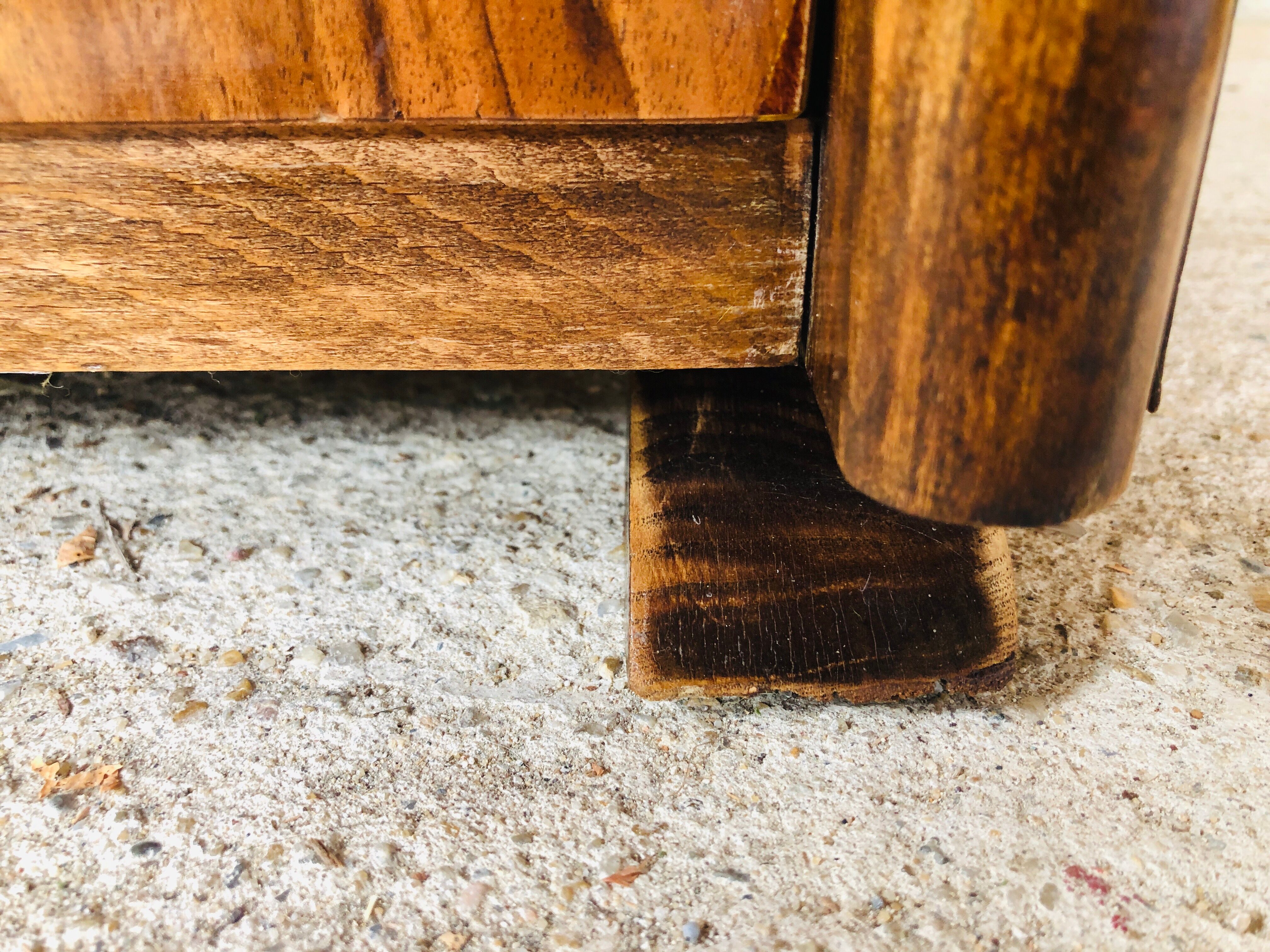Art Deco chest of drawers in flambé walnut veneer circa 30's/ 40's