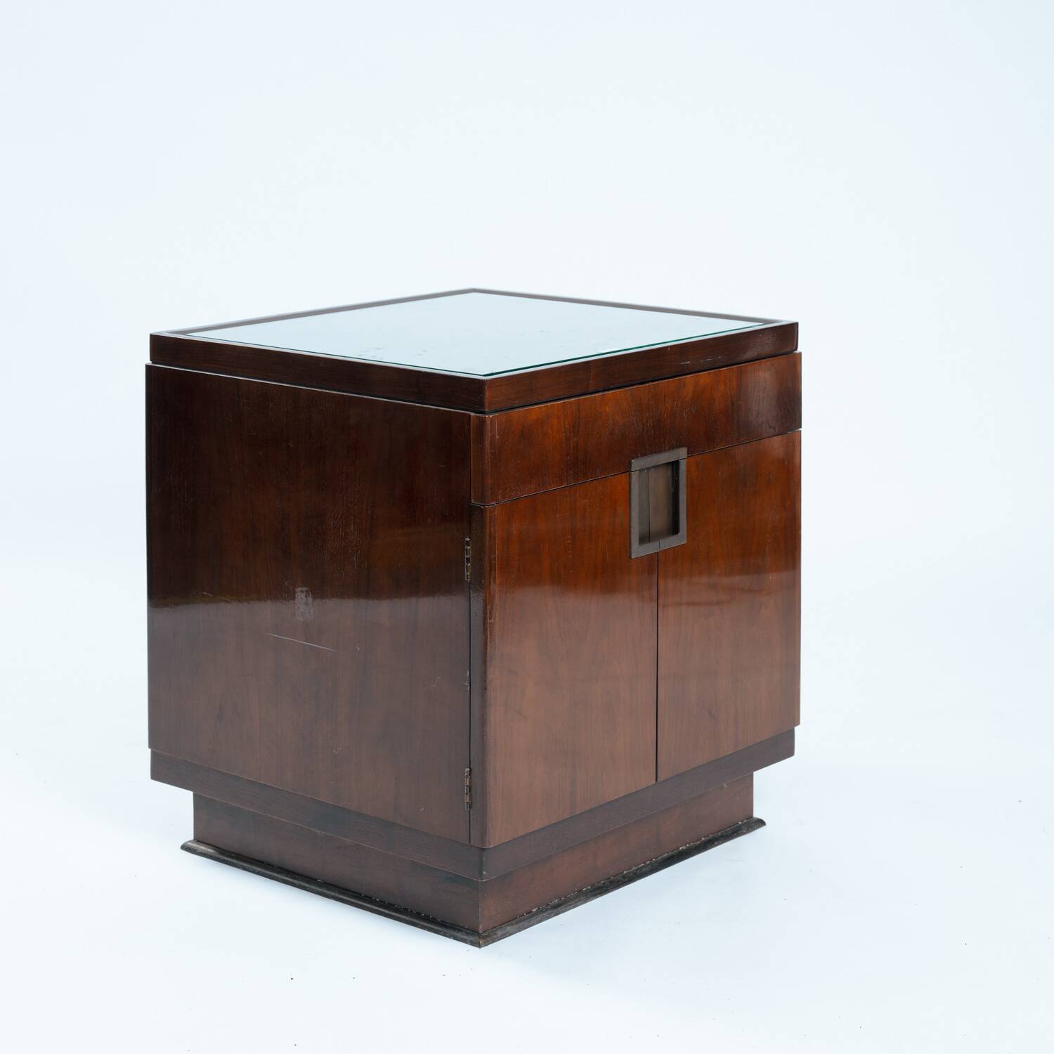 Walnut Veneered Drawer Cabinets or Nightstands by Baker, England, 1970s