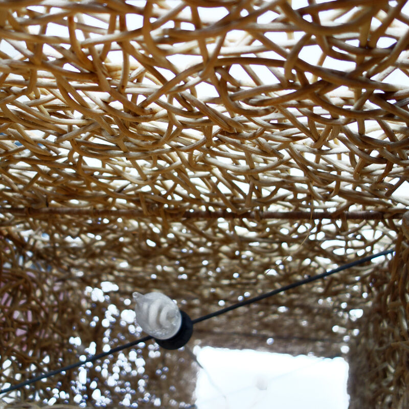 Lampadaire en rotin tressé