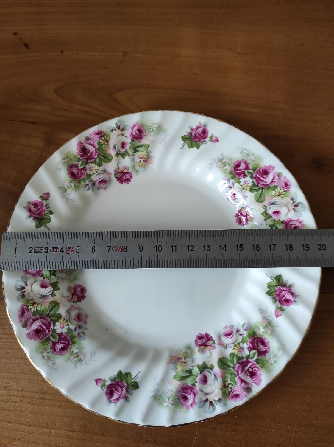 Crownford Giftware Corp Plate