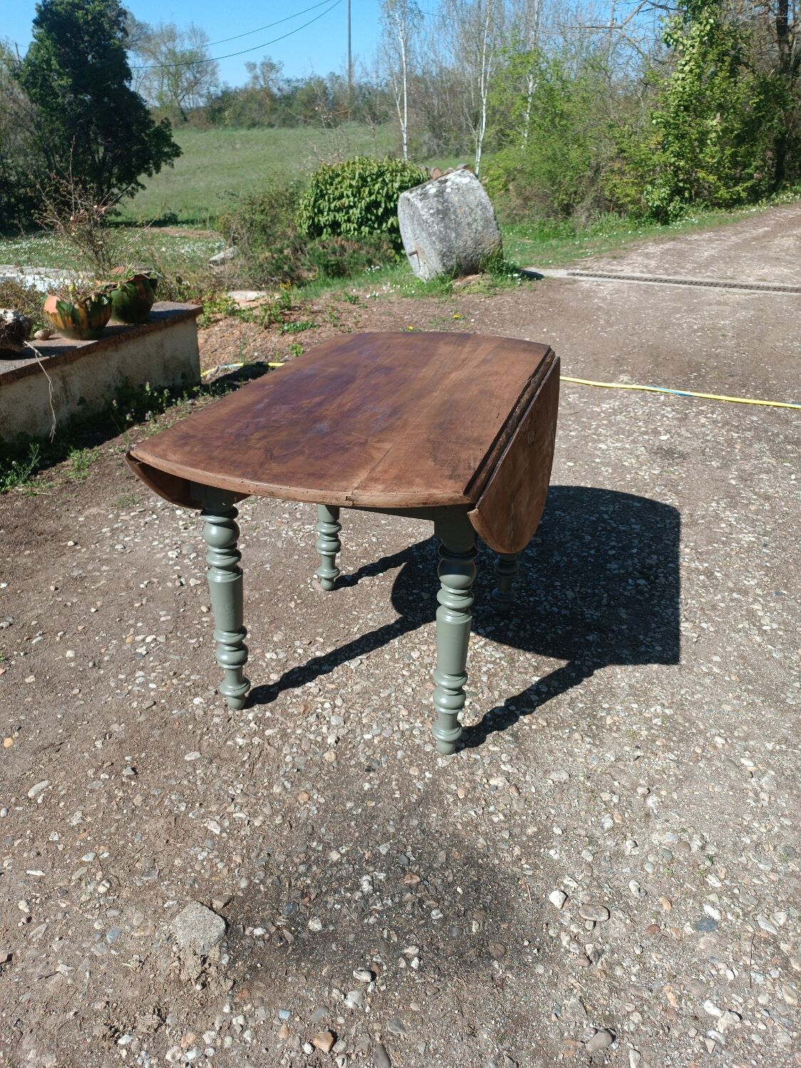 Round farmhouse table