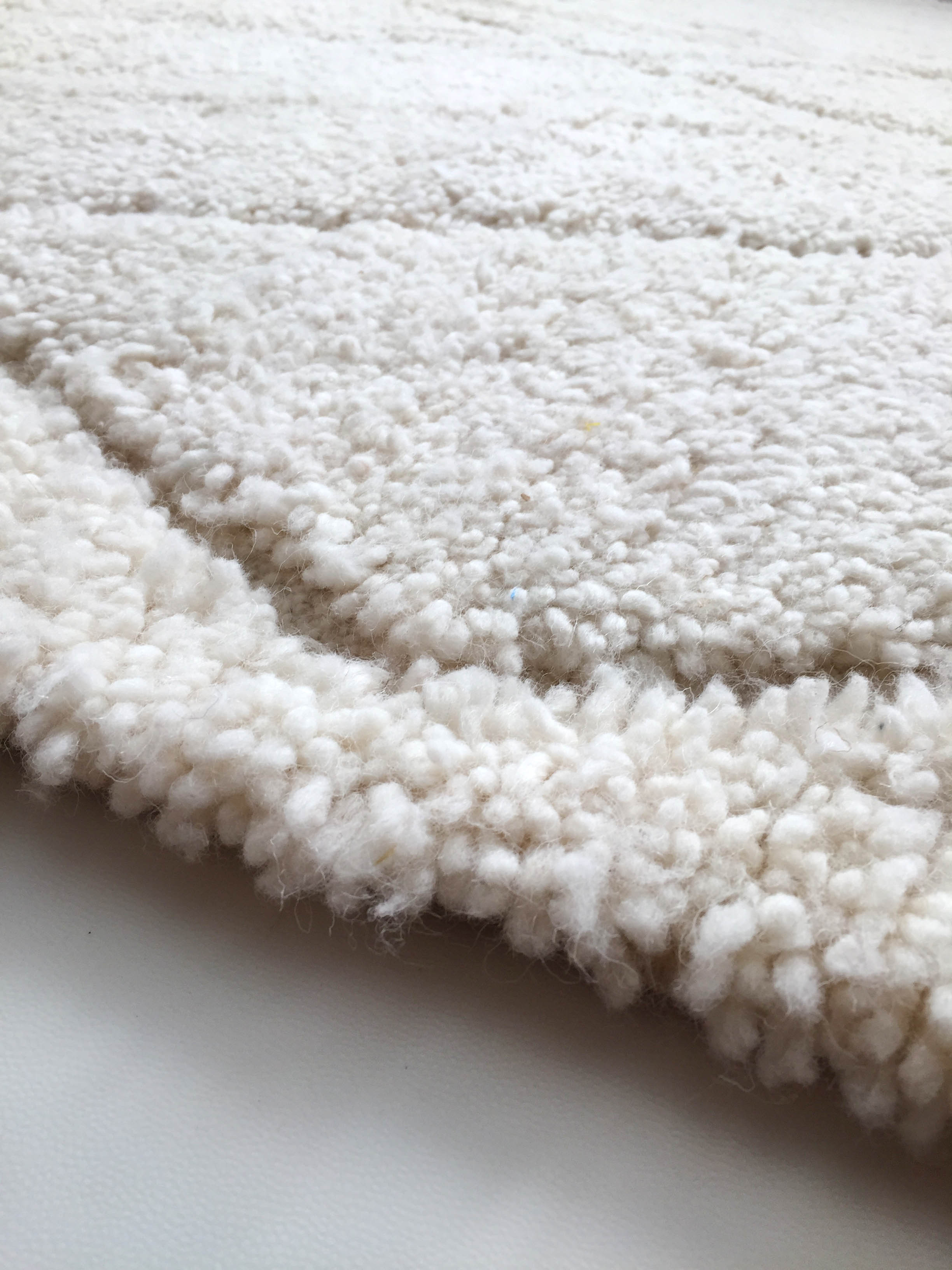 Moroccan Berber carpet blessed ouarain ecru plain with engraved diamonds 302x210cm